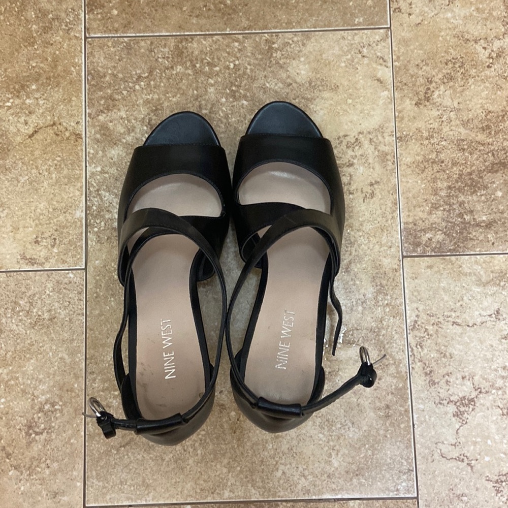 Black Nine West Size: 7.5